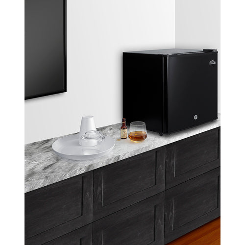 Summit 18" Wide Compact Minibar MB41B