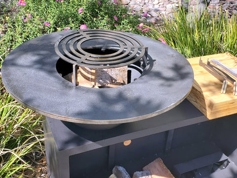 Grill King Corten Steel Woodfire BBQ Grill Fire Pit: Black Outdoor Charcoal BBQ Kitchen with Grilling Plates and Wooden Serving Ring