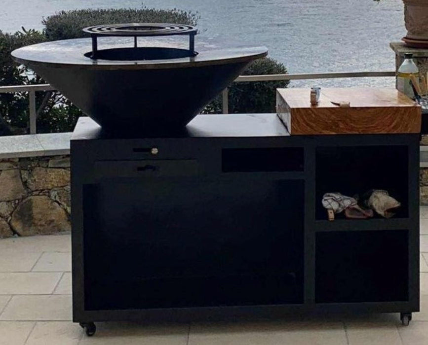 Grill King Corten Steel Woodfire BBQ Grill Fire Pit: Black Outdoor Charcoal BBQ Kitchen with Grilling Plates and Wooden Serving Ring